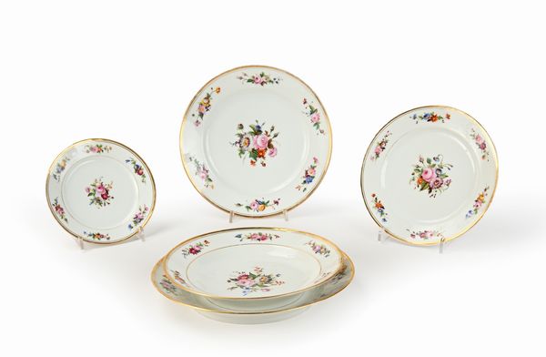 Servizio in porcellana policroma Vieux Paris, fine del XIX secolo  - Asta Collezioni Private - Mobili, Oggetti d'Arte e Dipinti Antichi e del XIX Secolo - Associazione Nazionale - Case d'Asta italiane