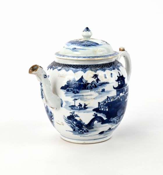 Teiera in porcellana bianca con decorazione monocroma blu, Cina, Compagnia delle Indie, XVIII secolo  - Asta Collezioni Private - Mobili, Oggetti d'Arte e Dipinti Antichi e del XIX Secolo - Associazione Nazionale - Case d'Asta italiane