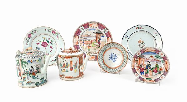 Lotto composto da sette porcellane, Cina Compagnia delle Indie, XVIII secolo  - Asta Collezioni Private - Mobili, Oggetti d'Arte e Dipinti Antichi e del XIX Secolo - Associazione Nazionale - Case d'Asta italiane