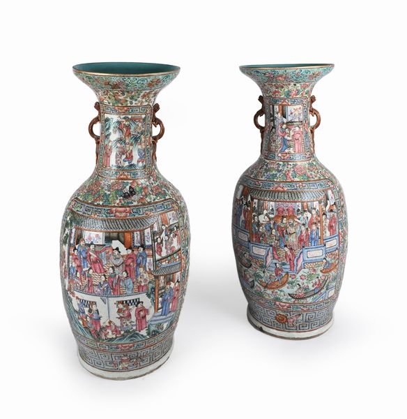 Coppia di grandi vasi in porcellana policroma, Cina, Dinastia Qing, XIX secolo  - Asta Collezioni Private - Mobili, Oggetti d'Arte e Dipinti Antichi e del XIX Secolo - Associazione Nazionale - Case d'Asta italiane