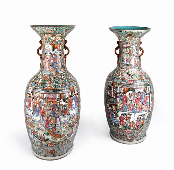 Coppia di grandi vasi in porcellana policroma, Cina, Dinastia Qing, XIX secolo  - Asta Collezioni Private - Mobili, Oggetti d'Arte e Dipinti Antichi e del XIX Secolo - Associazione Nazionale - Case d'Asta italiane