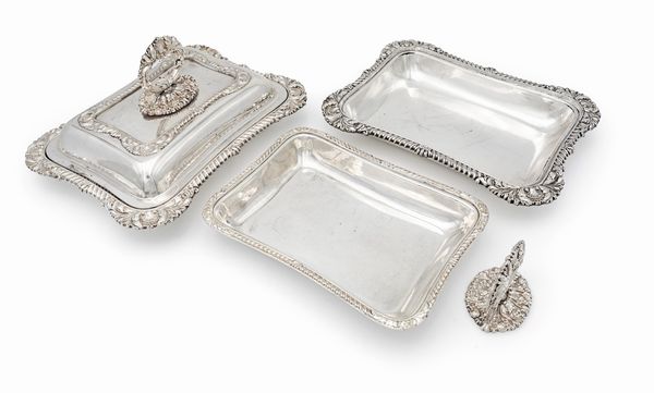 Coppia di portavivande rettangolari in sheffield, Inghilterra, XIX secolo  - Asta Collezioni Private - Mobili, Oggetti d'Arte e Dipinti Antichi e del XIX Secolo - Associazione Nazionale - Case d'Asta italiane