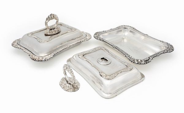 Coppia di portavivande rettangolari in sheffield, Inghilterra, XIX secolo  - Asta Collezioni Private - Mobili, Oggetti d'Arte e Dipinti Antichi e del XIX Secolo - Associazione Nazionale - Case d'Asta italiane