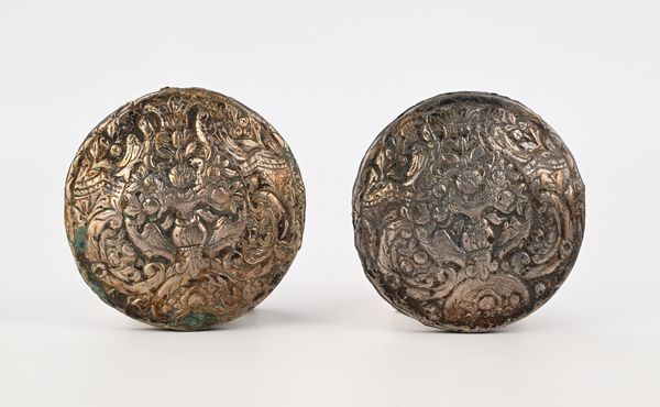 Due antiche icone ortodosse di forma circolare  - Asta Collezioni Private - Mobili, Oggetti d'Arte e Dipinti Antichi e del XIX Secolo - Associazione Nazionale - Case d'Asta italiane