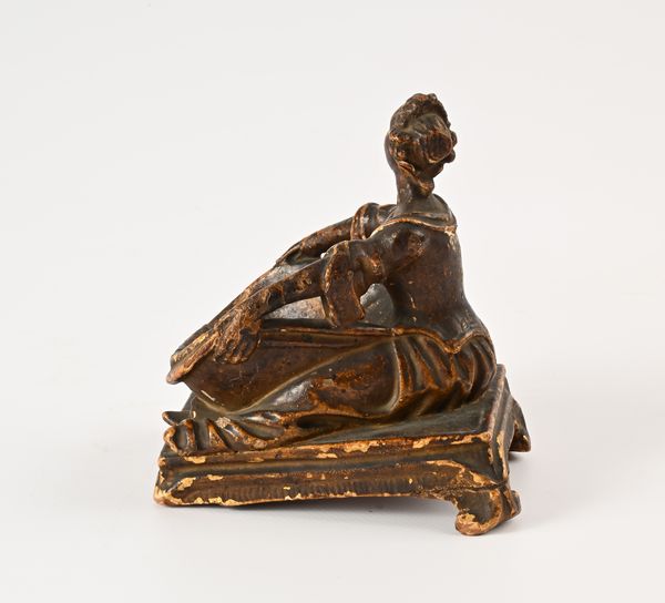 Saliera in legno dorato raffigurante figura femminile  - Asta Collezioni Private - Mobili, Oggetti d'Arte e Dipinti Antichi e del XIX Secolo - Associazione Nazionale - Case d'Asta italiane
