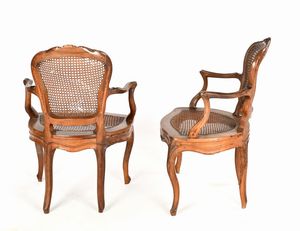 Coppia di poltroncine in noce e paglia di Vienna d'epoca Luigi XV  - Asta Collezioni Private - Mobili, Oggetti d'Arte e Dipinti Antichi e del XIX Secolo - Associazione Nazionale - Case d'Asta italiane