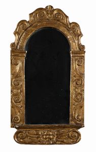 Coppia di specchierine in legno dorato, XVII secolo  - Asta Collezioni Private - Mobili, Oggetti d'Arte e Dipinti Antichi e del XIX Secolo - Associazione Nazionale - Case d'Asta italiane