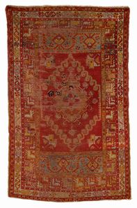 Coppia di piccoli tappeti anatolici, inizi del XX secolo  - Asta Collezioni Private - Mobili, Oggetti d'Arte e Dipinti Antichi e del XIX Secolo - Associazione Nazionale - Case d'Asta italiane