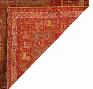 Coppia di piccoli tappeti anatolici, inizi del XX secolo  - Asta Collezioni Private - Mobili, Oggetti d'Arte e Dipinti Antichi e del XIX Secolo - Associazione Nazionale - Case d'Asta italiane