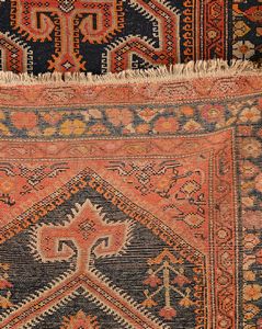 Corsia  persiano Karadja, Iran, fine XIX - inizio XX secolo  - Asta Collezioni Private - Mobili, Oggetti d'Arte e Dipinti Antichi e del XIX Secolo - Associazione Nazionale - Case d'Asta italiane