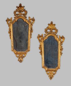 Coppia di specchierine in legno intagliato e dorato, XVIII secolo  - Asta Collezioni Private - Mobili, Oggetti d'Arte e Dipinti Antichi e del XIX Secolo - Associazione Nazionale - Case d'Asta italiane