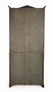 Mobile a due corpi, Inghilterra, prima met del XIX secolo  - Asta Collezioni Private - Mobili, Oggetti d'Arte e Dipinti Antichi e del XIX Secolo - Associazione Nazionale - Case d'Asta italiane