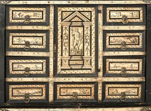 Stipo in legno ebanizzato con placche in osso pirografato, Germania, XVII secolo  - Asta Collezioni Private - Mobili, Oggetti d'Arte e Dipinti Antichi e del XIX Secolo - Associazione Nazionale - Case d'Asta italiane
