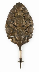 Tre palme in metallo sbalzato e dorato, XVIII/XIX secolo  - Asta Collezioni Private - Mobili, Oggetti d'Arte e Dipinti Antichi e del XIX Secolo - Associazione Nazionale - Case d'Asta italiane