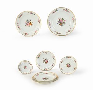 Servizio in porcellana policroma Vieux Paris, fine del XIX secolo  - Asta Collezioni Private - Mobili, Oggetti d'Arte e Dipinti Antichi e del XIX Secolo - Associazione Nazionale - Case d'Asta italiane