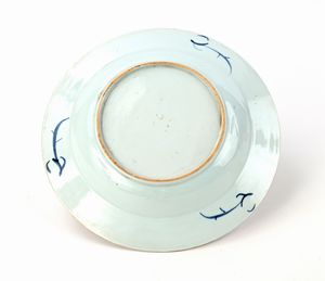 Sei fondine in porcellana Imari, Cina, Compagnia delle Indie, XVIII secolo  - Asta Collezioni Private - Mobili, Oggetti d'Arte e Dipinti Antichi e del XIX Secolo - Associazione Nazionale - Case d'Asta italiane