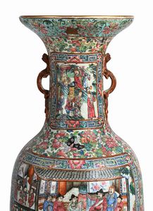 Coppia di grandi vasi in porcellana policroma, Cina, Dinastia Qing, XIX secolo  - Asta Collezioni Private - Mobili, Oggetti d'Arte e Dipinti Antichi e del XIX Secolo - Associazione Nazionale - Case d'Asta italiane