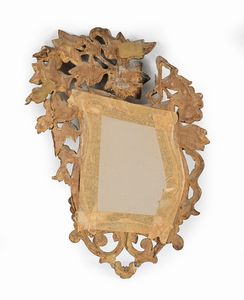 Piccola specchiera in legno intagliato e dorato, XIX secolo  - Asta Collezioni Private - Mobili, Oggetti d'Arte e Dipinti Antichi e del XIX Secolo - Associazione Nazionale - Case d'Asta italiane