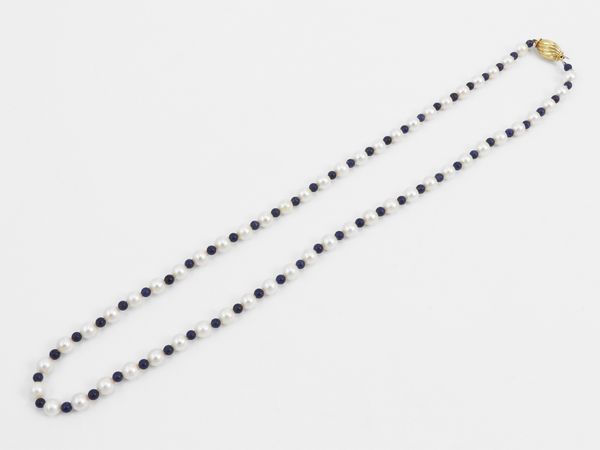 Collana di perle coltivate e lapislazzuli  - Asta I gioielli di Rosa Segreto Annigoni - Associazione Nazionale - Case d'Asta italiane