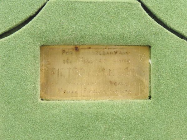 Pietro Annigoni : Placchetta in oro giallo  - Asta I gioielli di Rosa Segreto Annigoni - Associazione Nazionale - Case d'Asta italiane