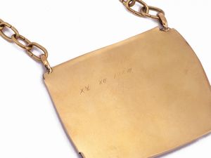 Pietro Annigoni : Placchetta a bassorilievo in bronzo, montata in oro giallo, 1973  - Asta I gioielli di Rosa Segreto Annigoni - Associazione Nazionale - Case d'Asta italiane