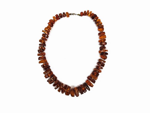 Collana in ambra naturale  - Asta Vintagemania - Associazione Nazionale - Case d'Asta italiane