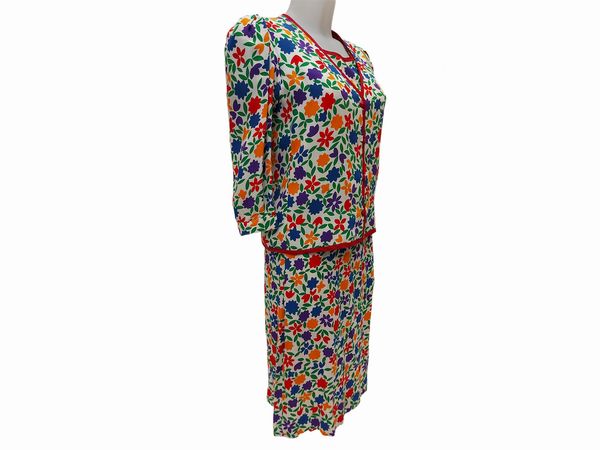 Saint Laurent rive gauche - Tailleur tre pezzi in crepe di seta a motivo floreale su fondo bianco  - Asta Vintagemania - Associazione Nazionale - Case d'Asta italiane