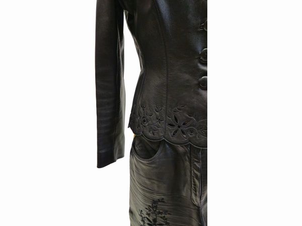 Escada - Tailleur in nappa blu con ricamo traforato  - Asta Vintagemania - Associazione Nazionale - Case d'Asta italiane