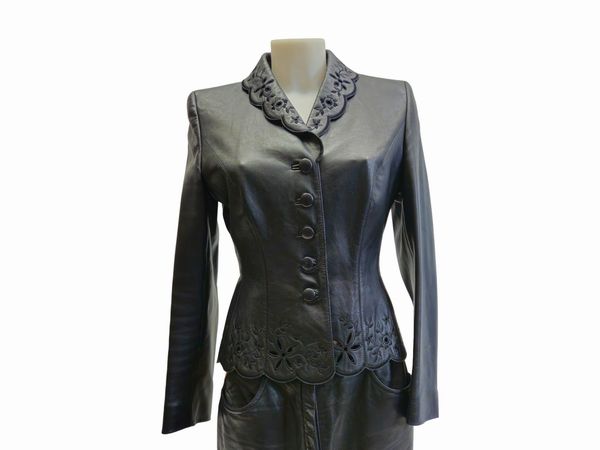 Escada - Tailleur in nappa blu con ricamo traforato  - Asta Vintagemania - Associazione Nazionale - Case d'Asta italiane