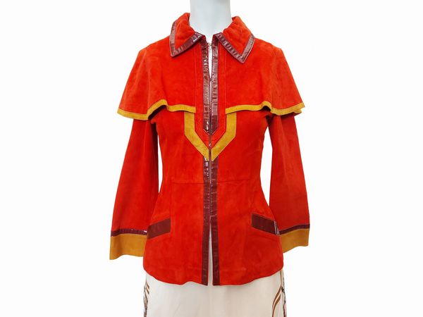 Gucci - Giacchina in suede rosso corallo  - Asta Vintagemania - Associazione Nazionale - Case d'Asta italiane