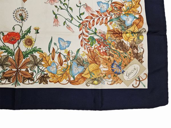 Gucci - Foulard in seta Flora by Vittorio Accornero  - Asta Vintagemania - Associazione Nazionale - Case d'Asta italiane
