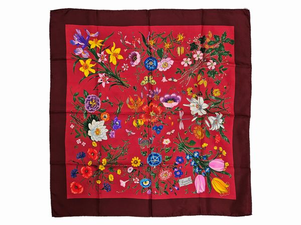 Gucci - Foulard in seta Flora by Vittorio Accornero  - Asta Vintagemania - Associazione Nazionale - Case d'Asta italiane