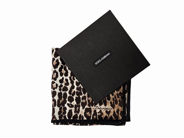 Dolce & Gabbana - Foulard animalier  - Asta Vintagemania - Associazione Nazionale - Case d'Asta italiane