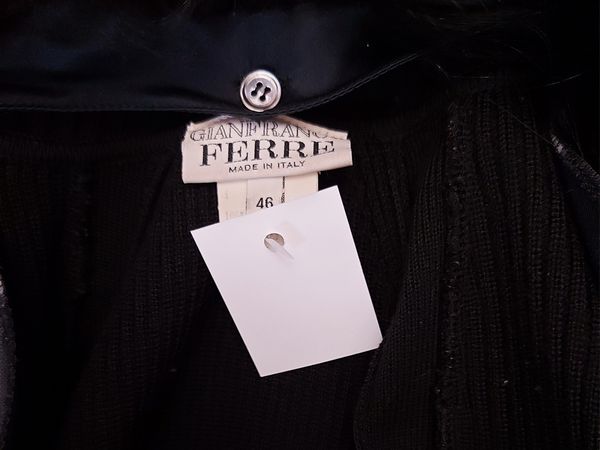 Gianfranco Ferr - Cardigan in lana nero  - Asta Vintagemania - Associazione Nazionale - Case d'Asta italiane