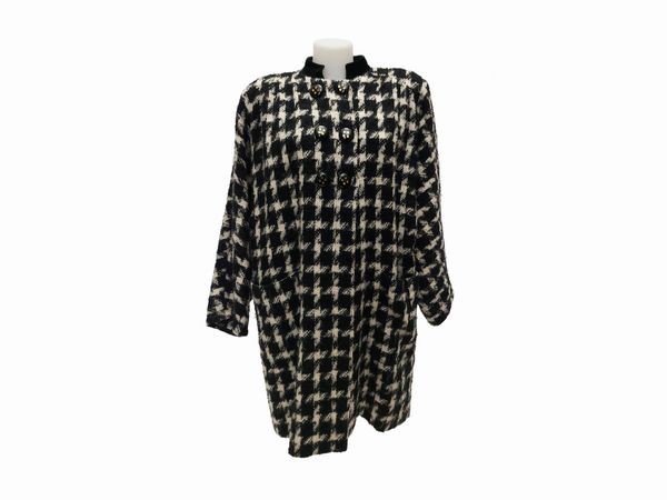 Valentino - Cappotto in lana boucl pied de poule bianco e nero  - Asta Vintagemania - Associazione Nazionale - Case d'Asta italiane