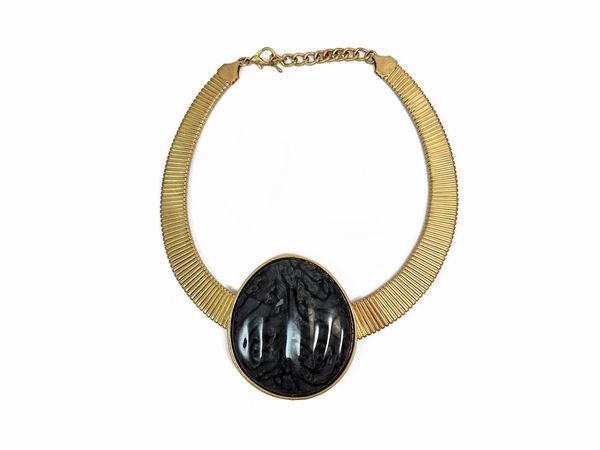 Collier in metallo golden tone  - Asta Vintagemania - Associazione Nazionale - Case d'Asta italiane