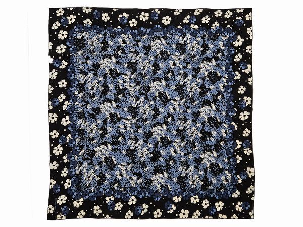 Bottega Veneta - Foulard in seta a motivo floreale  - Asta Vintagemania - Associazione Nazionale - Case d'Asta italiane