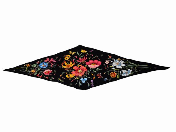 Gucci - Piccolo foulard in seta Flora  - Asta Vintagemania - Associazione Nazionale - Case d'Asta italiane