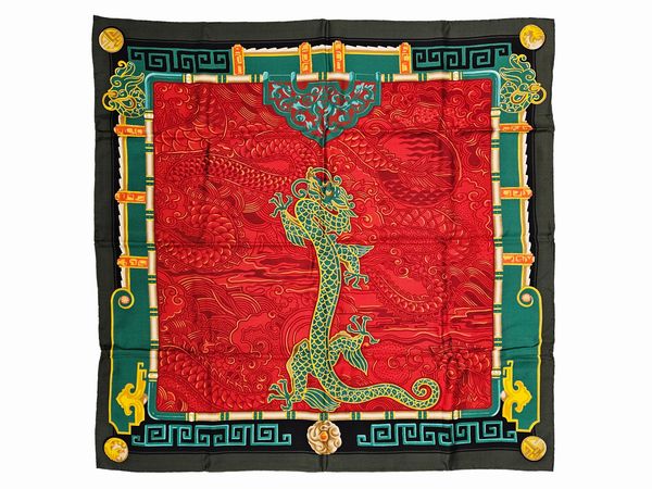 Must de Cartier - Foulard in seta Le dragon Mystrieux  - Asta Vintagemania - Associazione Nazionale - Case d'Asta italiane