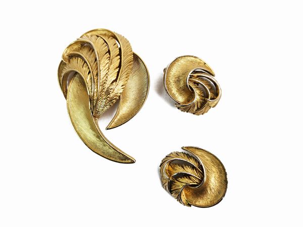 Trifari - Demi parure spilla e orecchini a clip  - Asta Vintagemania - Associazione Nazionale - Case d'Asta italiane