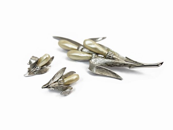 Trifari - Demi parure spilla e orecchini a clip  - Asta Vintagemania - Associazione Nazionale - Case d'Asta italiane