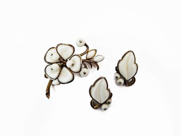 Trifari - Demi parure Spilla e Orecchini a clip  - Asta Vintagemania - Associazione Nazionale - Case d'Asta italiane