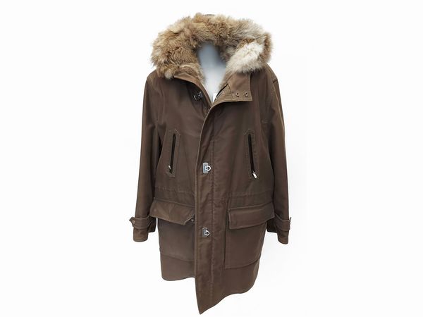 Salvatore Ferragamo - Parka cachi con interno in pelliccia di lupo rimovibile  - Asta Vintagemania - Associazione Nazionale - Case d'Asta italiane