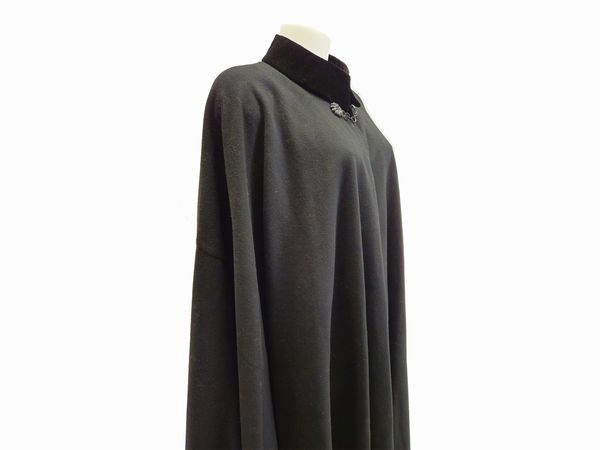 Mantella da uomo in panno nero  - Asta Vintagemania - Associazione Nazionale - Case d'Asta italiane