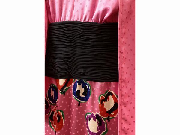 Night Valentino - Completo in seta rosa  - Asta Vintagemania - Associazione Nazionale - Case d'Asta italiane