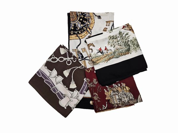 Lotto di quattro foulard in seta  - Asta Vintagemania - Associazione Nazionale - Case d'Asta italiane