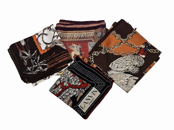 Lotto di quattro foulard in seta  - Asta Vintagemania - Associazione Nazionale - Case d'Asta italiane