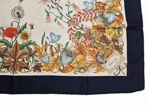 Gucci - Foulard in seta Flora by Vittorio Accornero  - Asta Vintagemania - Associazione Nazionale - Case d'Asta italiane