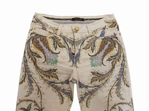Roberto Cavalli - Completo jeans e camicia fantasia paisley su fondo panna  - Asta Vintagemania - Associazione Nazionale - Case d'Asta italiane
