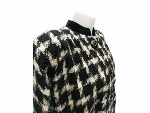 Valentino - Cappotto in lana boucl pied de poule bianco e nero  - Asta Vintagemania - Associazione Nazionale - Case d'Asta italiane